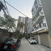 Cực Hiếm - Bán Nhà 2 Tầng Đẹp Dân Xây - Đức Giang -Giá Cực Tốt Full Nội Thất Dọn Vào Ở Luôn!