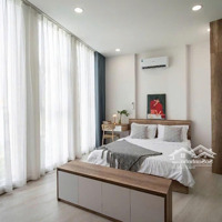 Cho Thuê Chdv 45M2 Ban Công Rộng Gần Sân Bay, E. Town, Cộng Hòa Full Nội Thất, Đường Dễ Di Chuyển