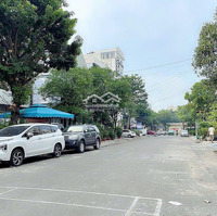 Bán Khuôn Đất Cực Hiếm Kế Công Viên Nguyễn Oanh P17. Đường Rộng 20M. Giá 9Ti6 Tl. Liên Hệ: 0902958586