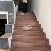 Cho Thuê Nhà Nguyên Căn Làm Văn Phòng Làm Việc, Cty, Trung Tâm Đào Tạo, Kt 5X28 X6Tầng = 800M2 Sàn
