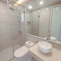 Cho Thuê Phòng 25M2, Đầy Đủ Nội Thất Nằm Trong Toà Nhà Dịch Vụ Nghĩa Đô, Hoàng Quốc Việt