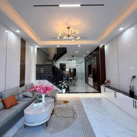 Tôi Cần Bán Nhà Tầm Vu-P26-Bình Thạnh.diện Tích90M2 Giá Bán 2Tỷ820 Gần Cầu Bình Triệu, Đang Cho Thuê 19 Triệu/Th