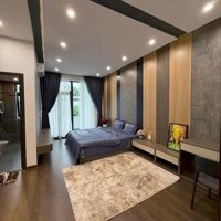 Cc cần bán gấp nhà 3 tầng MT KD VIP đường Hoà Mình 14, giá chỉ nhỉnh hơn 5 tỷ.