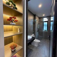 Cc cần bán gấp nhà 3 tầng MT KD VIP đường Hoà Mình 14, giá chỉ nhỉnh hơn 5 tỷ.