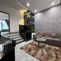 Cc cần bán gấp nhà 3 tầng MT KD VIP đường Hoà Mình 14, giá chỉ nhỉnh hơn 5 tỷ.