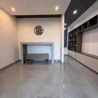 Cc cần bán gấp nhà 3 tầng MT KD VIP đường Hoà Mình 14, giá chỉ nhỉnh hơn 5 tỷ.
