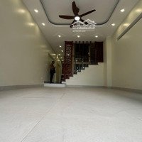 Bán Nhà Cầu Giấy 48M2 - 5 Tầng Sẵn Ở Giá Chỉ Hơn 6 Tỷ