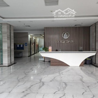 Cho Thuê Văn Phòng Hong Kong Tower 243A Đê La Thành,Diện Tíchlinh Hoạt Từ 100 - 1000M², Giá Chỉ 120K/M²