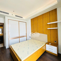 Hot - Cho Thuê Căn Hộ Sarica 2 Phòng Ngủ-107M2 Chỉ 32 Triệu/Tháng - Nhà Full Nội Thất