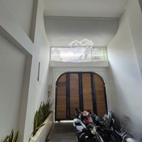 Nhà Mới Đẹp -Diện Tíchlớn: 5 X 27M (135M2) - Giá Rẻ: 17.8 Tỷ - Mặt Tiền Nội Bộ Ni Sư Huỳnh Liên, Bàu Cát