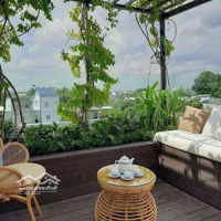 Bán Nhà Phố 1 Trệt, 2 Lầu Hoàn Công Đầy Đủ Trong Khu Compound