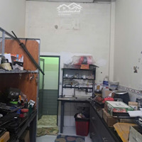 Nhà Mặt Tiền 8.4 M,Sân Đậu Ô Tô
