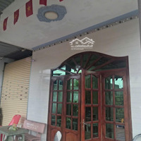 Nhà Mặt Tiền 8.4 M,Sân Đậu Ô Tô