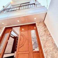 Bán Nhà Ngõ 206 Cổ Linh, Long Biên 33m2, 5T chỉ 5 tỷ (cách ô tô đỗ 25m)
