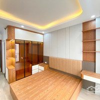 Nhà Xây Mới - 6 Tầng Thang Máy- Gần Phố