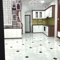 Bán Gấp Nhà Gia Quất , Long Biên 32M2, 5Tầng , Nhà Mới , Full Nội Thất - Giá Nhỉnh 4 Tỷ