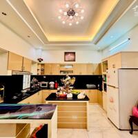 BIỆT THỰ 4 TẦNG - TRUNG TÂM QUẬN PHÚ NHUẬN - HẺM 8M - 143M2 - NGANG BỀ THẾ 8M 26 TỶ