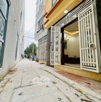 Bán Căn Tổ 14 Đường Thông 4 Tầng Thiết Kế Mỗi Tầng 2 Phòng Đc 4 Ngủ
1 Phòng Thờ Và Sân Phơi
