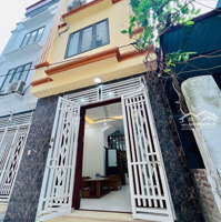 Bán Căn Tổ 14 Đường Thông 4 Tầng Thiết Kế Mỗi Tầng 2 Phòng Đc 4 Ngủ
1 Phòng Thờ Và Sân Phơi