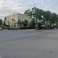 Hàng Siêu Hiếm, Vũ Đức Thận Long Biên. Ngõ Thông, Ô Tô Vào Đất. Cách Mặt Phố Vài Bước Chân.