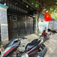 Bán Nhà Cấp 4 Gác Lửng Cách Đường Đông Minh P.đông Hòa Tp.dĩ An
 Diện Tích: 61,2M2 Gần Siêu Thị Go