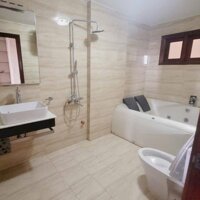 Cho thuê nhà 5 tầng mặt đường Phạm Văn Đồng, ph Thanh Bình, TP HD, 102m2, mt 6m, KD tốt