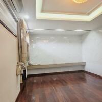 Cho thuê nhà 5 tầng mặt đường Phạm Văn Đồng, ph Thanh Bình, TP HD, 102m2, mt 6m, KD tốt