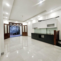 Bán Gấp Nhà Thạch Bàndiện Tích50M2, 5,5 Tầng Giá Rẻ Nhất Long Biên, Chỉ 8.3 Tỷ