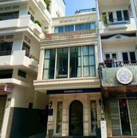 Bán Nhà Siêu Vị Trí Góc 2 Mặt Tiền Trần Phú Q5 - (4,2X23M) - 3 Tầng - Hđt: 110 Triệu/Tháng - Giá: 33 Tỷ