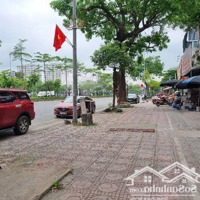 Chủ Bán Gấp Căn Nhà Mặt Phố . Diện Tích: 145 M2 . Mặt Tiền 7,2M . 2 Tầng