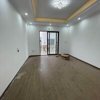 Bán Nhanh Nhà Bát Khối 42m 6 Tầng Thang Máy mặt tiền 3.9m Chỉ 8.4 Tỷ Long Biên Gara ÔTô