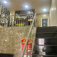 Bán Nhà Gác Lửng Hẻm 2/4 Phường Vạn Thạnh Cách Mặt Tiền Chỉ 1 Căn Nhà . Chỉ 2 Tỷ 350 Triệu