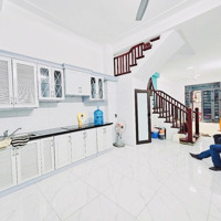 Hiếm Nhà Bán 52M2 5 Tầng Ô Tô Qua Quận Tây Hồ, Nhà Đẹp Phân Lô Đi Bộ Ra Hồ Tây, Giá Chào: 13.7 Tỷ