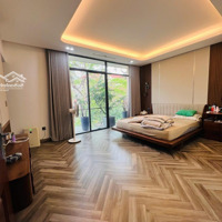 Siêu Phẩm Biệt Thự Lô Góc - Thang Máy - Nội Thất Xịn - Kinh Doanh Đỉnh - Kđt Dương Nội