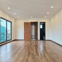 Bán nhà ngõ 12 Thạch Bàn, Gara ô tô, Thang máy, Gần Hồ. View đẹp. 60m x 6T. Lh 0965858116