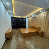 Chỉ Vài Bước Chân Ra Mặt Phố Nguyễn Khuyến - Vị Trí Đắc Địa View Công Viên - Ô Tô Vào Nhà