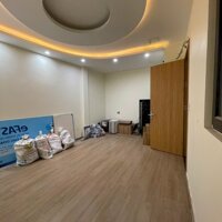 Cho thuê nhà mặt đường Hồ Sen siêu đẹp có thang máy