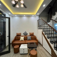 Bán Nhà, Tôn Đức Thắng,Vài Bước Ra Văn Miếu,Bệnh Viện Sanh Pon,Giảng Võ .Chủ Tặng Nội Thất 38M2