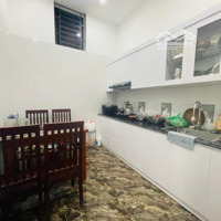 Lô Góc - Ngõ Thông - Ô Tô Đỗ Cổng - 2 Nhà Ra Phố - Dân Xây- Vị Trí Siêu Đẹp - Đội Cấn - Ba Đình