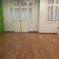 Chính Chủ Cho Thuê Nhà Ngõ Linh Lang, Đội Cấn, Ba Đình. Diện Tích 95M2 X 5 Tầng.
