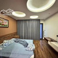 Hiếm !! Bán Nhà Ngọc Lâm 50M2,5 Tầng , Gần Trường Quốc Tế , Tặng Full Nội Thất - Giá Nhỉnh 8 Tỷ