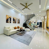 Chủ Ngộp Bán Gấp Nhà Mtđ Hoàng Diệu, P10, Phú Nhuận,Diện Tích49M2, Giá Bán 3Tỷ950, Đang Hđ Thuê 17 Triệu/Th, Shr