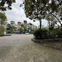 Bán Nhà Đất Đẹp Khu Phân Lô Giang Biên Giáp Đô Thị Việt Hưng Và Vinhomes 60M2-90M2 Mặt Vườn Hoa