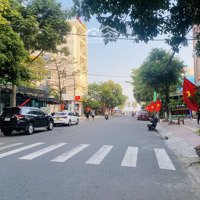 Nhà 2 Tầng Hồ Tùng Mậu Sát Biển. Ngang 5.5M Rộng Rãi. Đường 10.5M