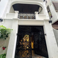 Chính Chủ Bán Gấp Nhà Phân Lô Trần Quốc Hoàn 60M, 6Tầng, Mặt Tiền 4.2M, 2 Thoáng. Giá Chỉ Từ 15 Tỷ