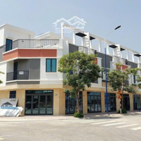 Bán Nhà Phố 1 Trệt, 2 Lầu Hoàn Công Đầy Đủ Trong Khu Compound