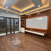 Nhà Tân Mai, Sát Đường Lớn - 40M2 Đất Nở Hậu 5 Tầng, Gara Oto, Kinh Doanh, Thang Máy - Hơn 10 Tỷ