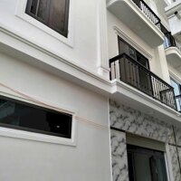 BÁN NHÀ 3 TẦNG ĐÔNG LÃM - Ô TÔ ĐỖ CỬA - CÓ SÂN RIÊNG