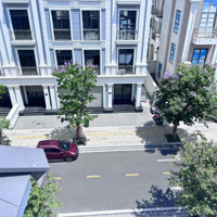Cho Thuê Biệt Thự Tại Vinhomes Grand Park, 35 Triệu, 200M2