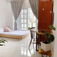 Studio Ban Công Siêu Mới. Gần Ngay Ngã Tư Hàng Xanh. Full Nội Thất